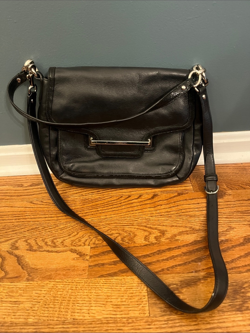 Coach Taylor Leather Flap Shoulder bag - black F27481